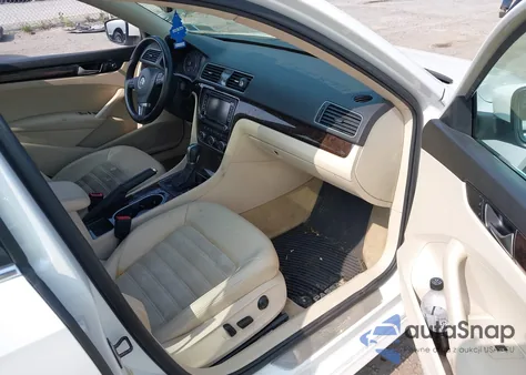 2014 Volkswagen Passat 1.8T Sel Premium z USA, uszkodzony, nr VIN 1VWCT7A36EC060468